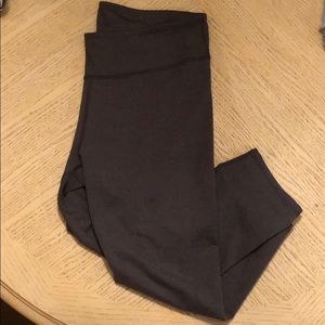 Fabletics cropped leggings